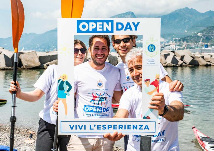 Lega Navale Italiana, terzo Open Day nazionale a Salerno dal 25 al 26 maggio 2024 Il presidente Bavosa: «Giornate di festa e di sport nel ricordo di Fabrizio Marotta» Lega Navale Italiana, terzo Open Day nazionale a Salerno dal 25 al 26 maggio 2024 Il presidente Bavosa: «Giornate di festa e di sport nel ricordo di Fabrizio Marotta»
