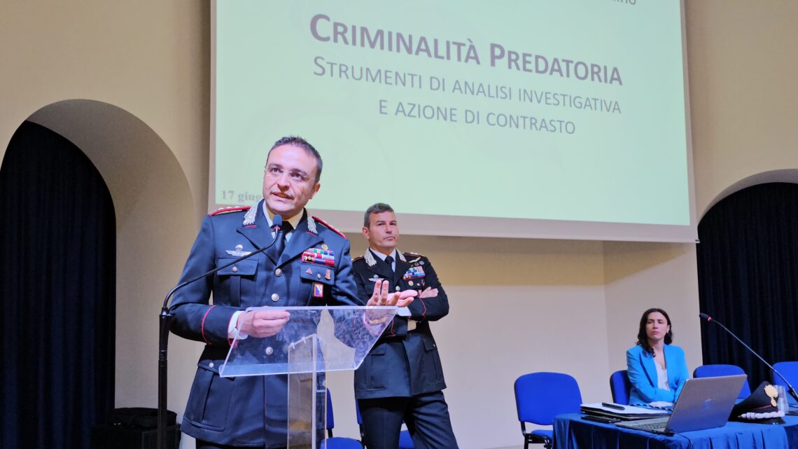 Avellino – Conferenza sul Contrasto della criminalità predatoria in Irpinia: un incontro strategico tra Carabinieri e Autorità Giudiziaria Avellino – Conferenza sul Contrasto della criminalità predatoria in Irpinia: un incontro strategico tra Carabinieri e Autorità Giudiziaria