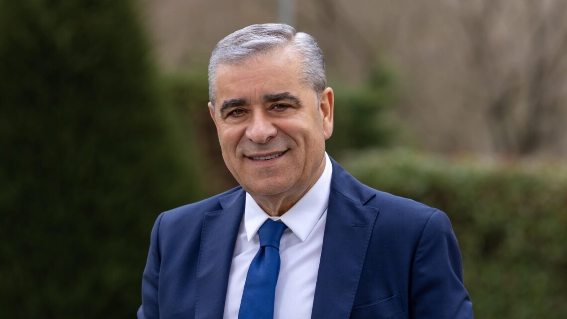 MANDIAMO  VIA  I  SENATORI  AFFIDIAMOCI  AI  GIOVANI