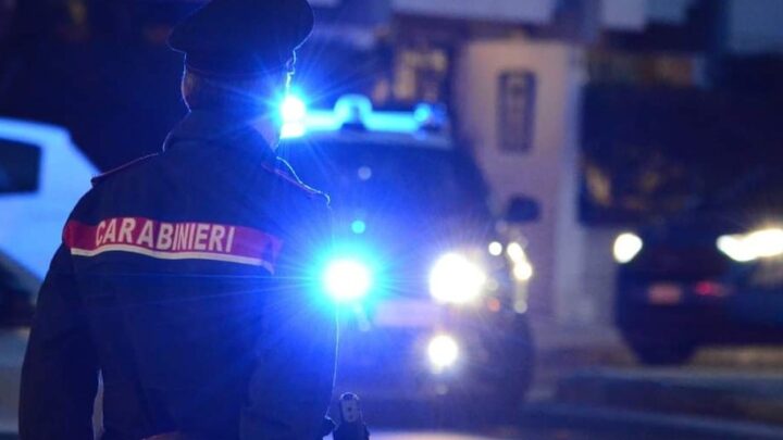 Atripalda (AV) – Denunciato dai Carabinieri per aver provocato danni a veicoli e aggredito gli automobilisti: in carcere il 30enne Affidato ai Servizi Sociali