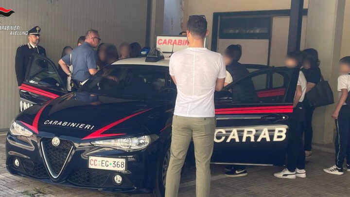 Solofra (AV) – Cultura della legalità. Gli alunni dell’Istituto Comprensivo “F. Guarini” in visita alla Compagnia Carabinieri
