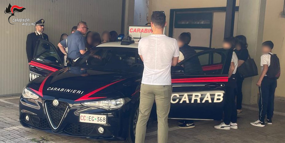 Solofra (AV) – Cultura della legalità. Gli alunni dell’Istituto Comprensivo “F. Guarini” in visita alla Compagnia Carabinieri