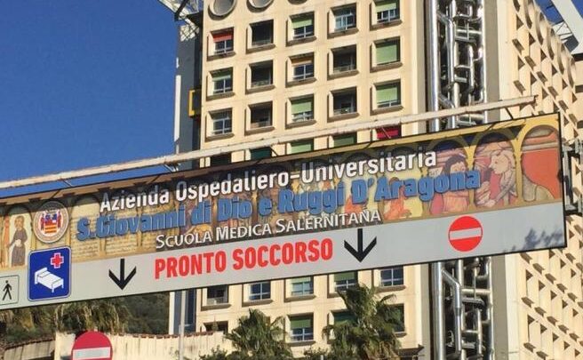 Buona sanità al Ruggi di Salerno: un paziente con neoplasia esofagea ha recentemente beneficiato di un intervento chirurgico all’avanguardia