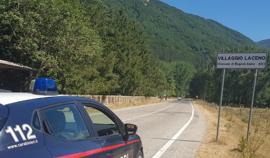 ALTOPIANO DEL LACENO (AV) – AGGREDISCE E RAPINA DUE TURISTI: 35ENNE ARRESTATO DAI CARABINIERI