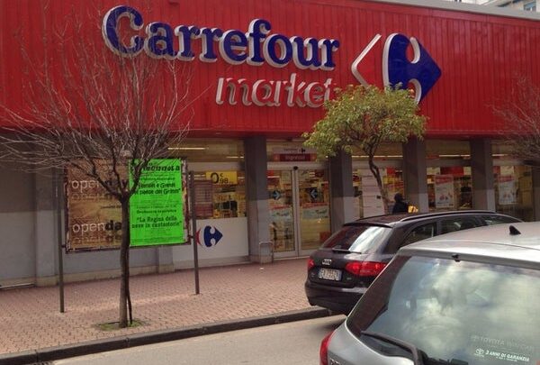 Vertenza dei lavoratori degli ex supermercati Carrefour, sabato 13 luglio 2024 alle 9 la protesta dei lavoratori di Salerno al punto vendita di via Posidonia nel cuore del quartiere Pastena