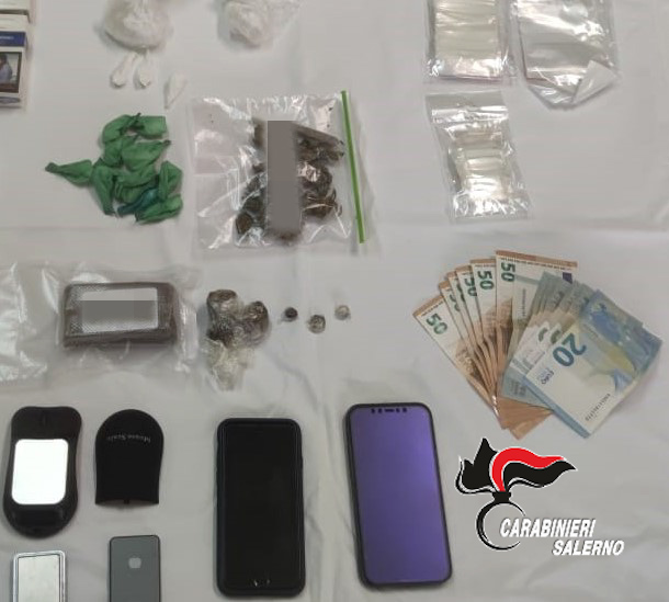 CASAL VELINO: CONTRASTO ALLO SPACCIO STUPEFACENTI – PUSHER ARRESTATO DAI CARABINIERI CASAL VELINO: CONTRASTO ALLO SPACCIO STUPEFACENTI – PUSHER ARRESTATO DAI CARABINIERI