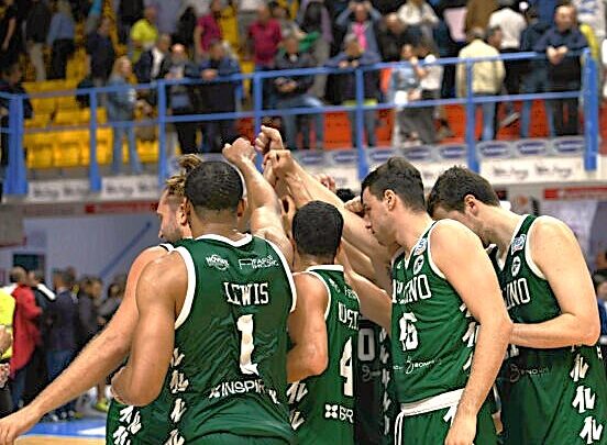 PRIMA  VITTORIA  AL  PALADELMAURO  DELL’AVELLINO  BASKET