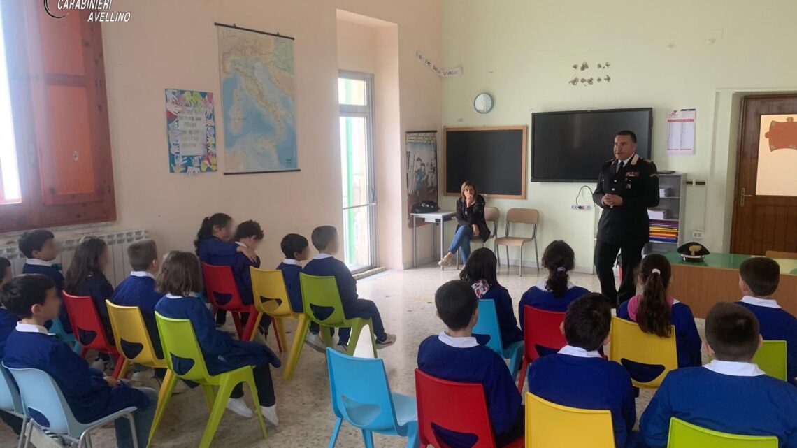 LACEDONIA (AV) – I CARABINIERI INCONTRANO GLI ALUNNI DELLE ELEMENTARI PER PARLARE DI BULLISMO LACEDONIA (AV) – I CARABINIERI INCONTRANO GLI ALUNNI DELLE ELEMENTARI PER PARLARE DI BULLISMO