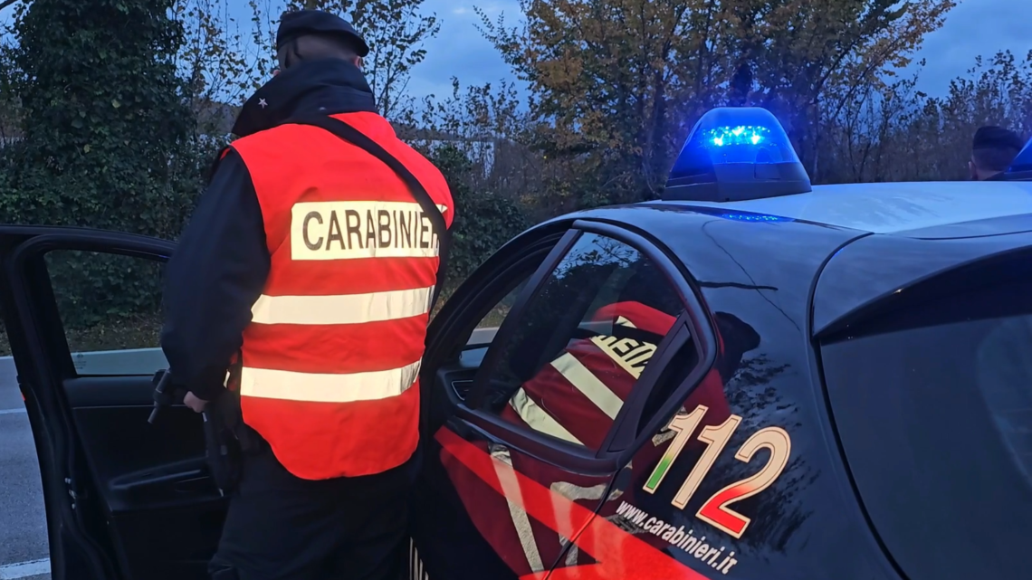 MONTORO (AV) – I CARABINIERI INTERCETTANO UN’AUTO SOSPETTA: GIOVANE AUTOMOBILISTA DENUNCIATO PER PORTO ABUSIVO DI ARMI