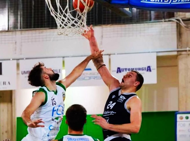 LA  SCANDONE  STRAVINCE  A  TERMOLI