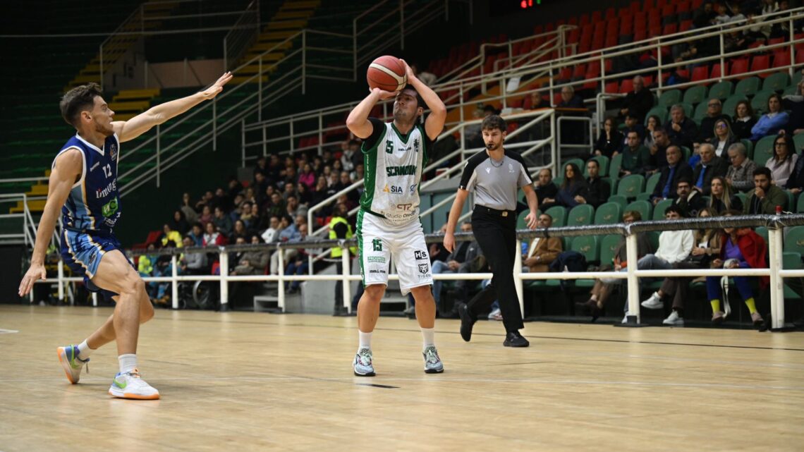 FINALE AMARO PER LA SCANDONE AVELLINO, LA DINAMO BRINDISI PASSA AL DEL MAURO FINALE AMARO PER LA SCANDONE AVELLINO, LA DINAMO BRINDISI PASSA AL DEL MAURO