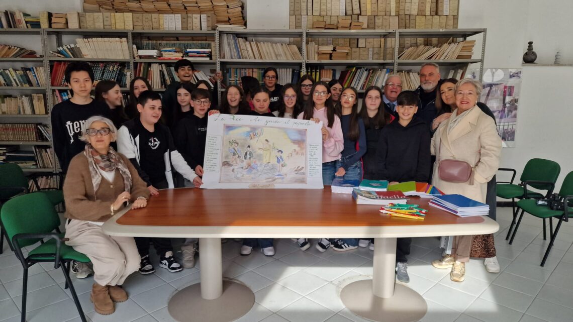 Gli studenti della III D dell’Istituto comprensivo “E.Cocchia-F.Scandone” vincono il concorso “Un poster per la Pace” promosso da Lions Club Avellino Principato Ultra. Gli studenti della III D dell’Istituto comprensivo “E.Cocchia-F.Scandone” vincono il concorso “Un poster per la Pace” promosso da Lions Club Avellino Principato Ultra.