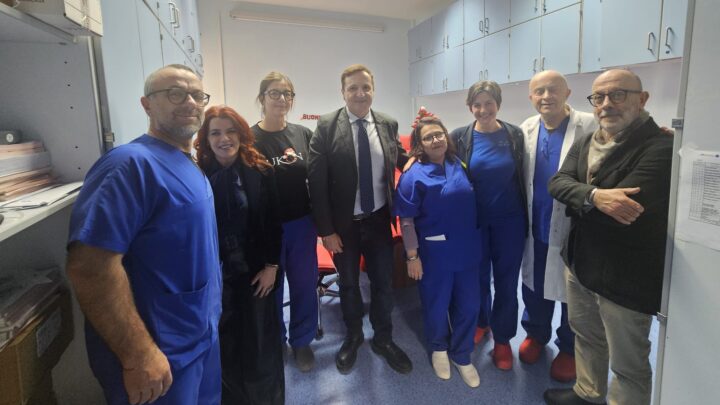 Il direttore Sanitario Asl Salerno visita gli ammalati del P.O. di Vallo nel giorno di Natale