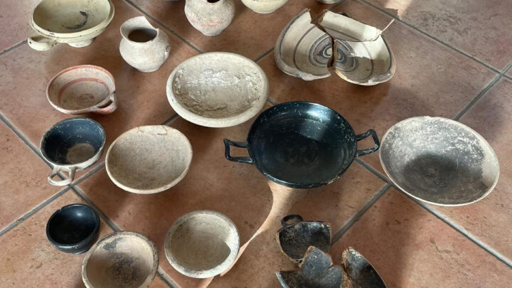 BONITO (AV): I CARABINIERI RITROVANO UN PICCOLO TESORO ARCHEOLOGICO IN UNA CASA DISABITATA