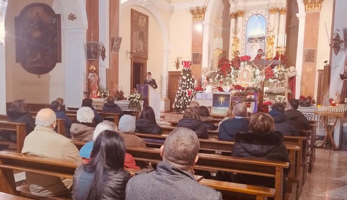 AIELLO DEL SABATO (AV): ANCHE A NATALE I CARABINIERI IN DIFESA DEGLI ANZIANI. IL MARESCIALLO INCONTRA I CITTADINI