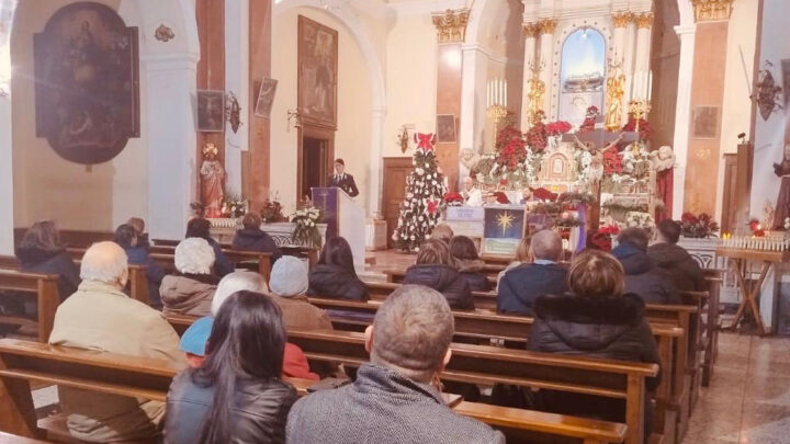 AIELLO DEL SABATO (AV): ANCHE A NATALE I CARABINIERI IN DIFESA DEGLI ANZIANI. IL MARESCIALLO INCONTRA I CITTADINI