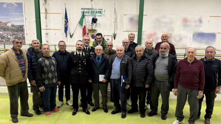MIRABELLA ECLANO (AV): I CARABINIERI INCONTRANO GLI ANZIANI PRESSO IL CENTRO BOCCIOFILI