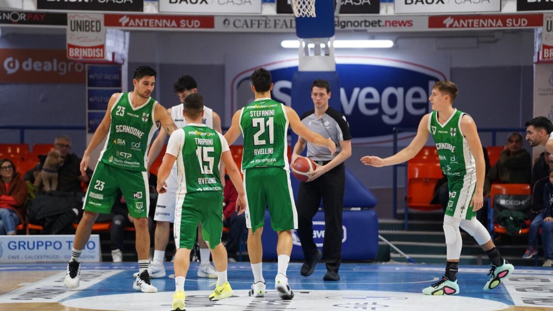 SCANDONE AVELLINO CORSARA A BRINDISI, VITTORIA FONDAMENTALE PER I LUPI