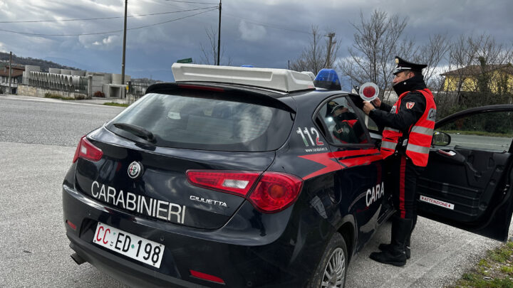 VENTICANO (AV) – I CARABINIERI SVENTANO UN FURTO IN UN’AZIENDA