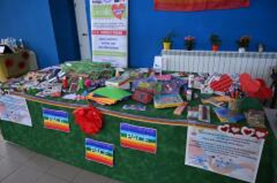SCAFATI – La più ingente donazione umanitaria in Medio Oriente grazie al III Circolo Didattico “Rosa Pisacane” e l’associazione “Ampio Raggio” Odv SCAFATI – La più ingente donazione umanitaria in Medio Oriente grazie al III Circolo Didattico “Rosa Pisacane” e l’associazione “Ampio Raggio” Odv
