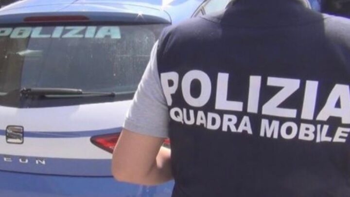 Avellino – Polizia di Stato: arrestato un 43enne per detenzione al fine di spaccio di sostanze stupefacenti e detenzione e porto illegale di un coltello a serramanico