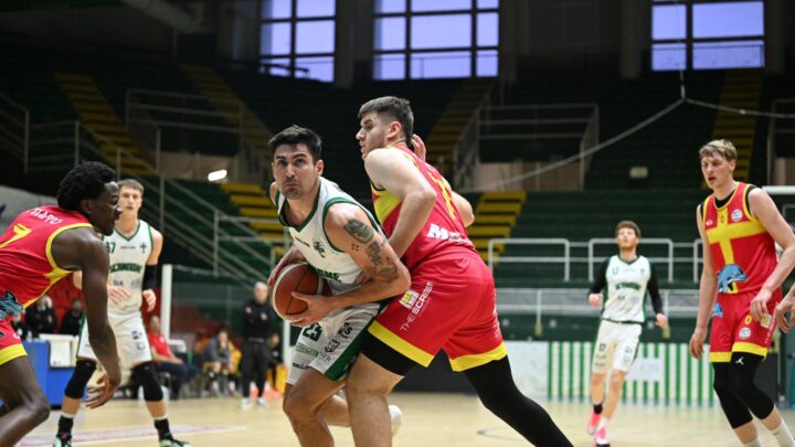 SCANDONE AVELLINO DOMINANTE AL DEL MAURO, MESSINA SI ARRENDE. PLAY OFF PIU’ VICINI