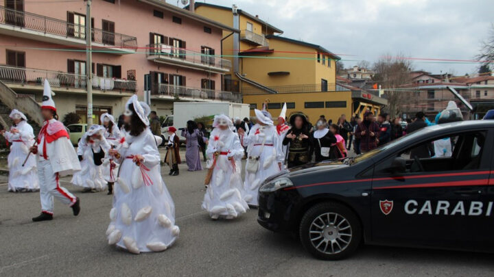 MONTEMARANO (AV) – AGGREDISCE LA COMPAGNA DURANTE IL CARNEVALE: TRENTENNE ARRESTATO DAI CARABINIERI