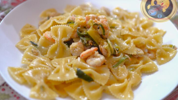 Farfalle zucchine e gamberetti