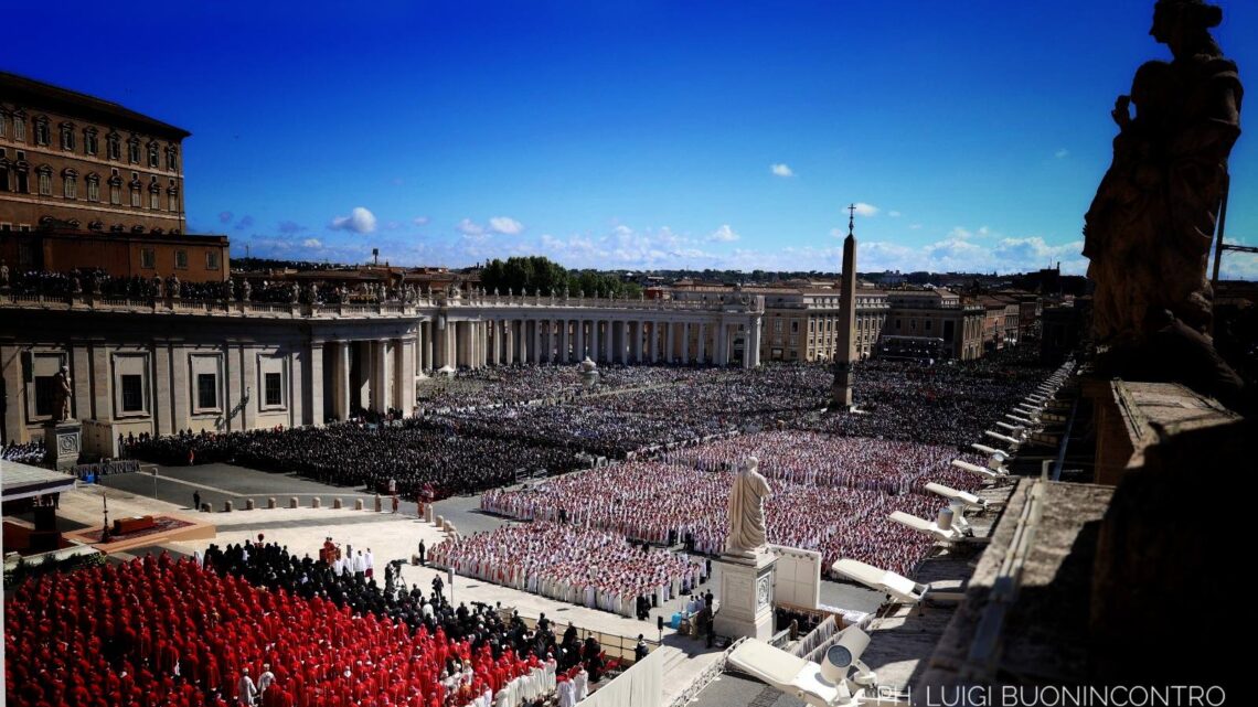 La commozione del mondo: un addio a Papa Francesco /Foto La commozione del mondo: un addio a Papa Francesco /Foto