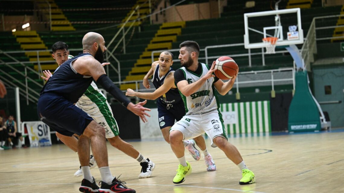 SCANDONE AVELLINO SCARICA, MILAZZO PASSA AL DEL MAURO