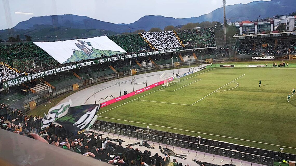 IL  CALCIO  UNO  SPORT  ESALTANTE