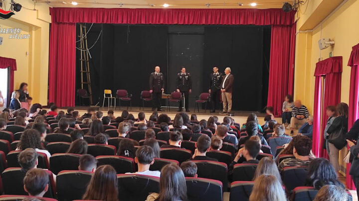 Incontro tra Carabinieri e studenti: un passo verso la legalità