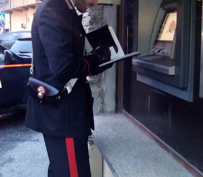 MONTEFORTE IRPINO (AV): PRELEVA CONTANTI CON UN BANCOMAT SMARRITO. IDENTIFICATO E DENUNCIATO DAI CARABINIERI