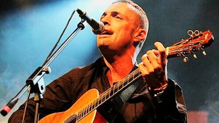 Alex Britti in concerto a Capurso per il Multiculturita Summer Festival: omaggio a It.Pop e ai grandi successi