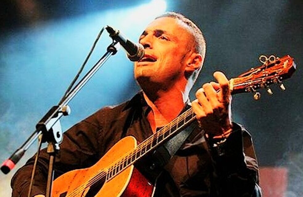 Alex Britti in concerto a Capurso per il Multiculturita Summer Festival: omaggio a It.Pop e ai grandi successi