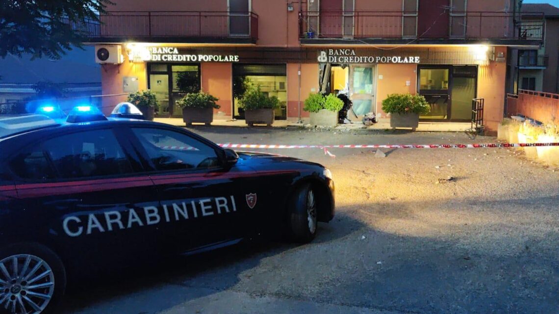 Montemarano e Nusco (AV) – Esplosioni ai bancomat: indagini in corso da parte dei Carabinieri