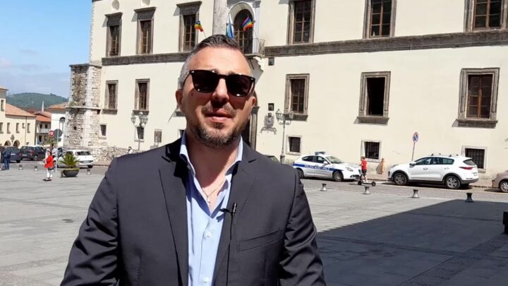 SOLOFRA – Caos in Consiglio Comunale: l’opposizione accusa la maggioranza Moretti di inerzia e propaganda