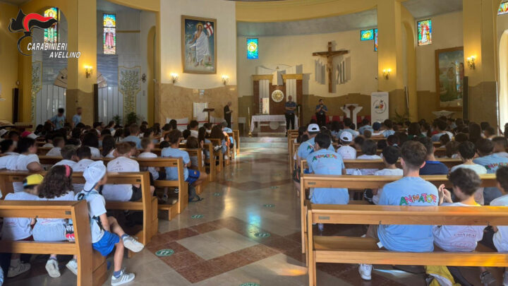 ARIANO IRPINO (AV) – CARABINIERI INCONTRANO 250 RAGAZZI DELL’ORATORIO ESTIVO: FOCUS SU TRUFFE, BULLISMO E RISCHI DELLA RETE