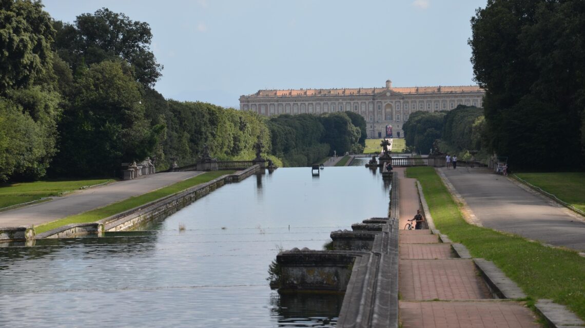 Caserta, imprenditore agricolo arrestato per furto di acqua dalla Reggia Vanvitelliana
