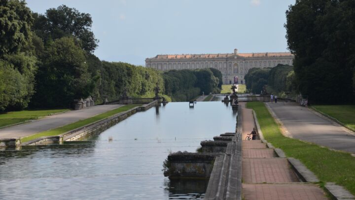 Caserta, imprenditore agricolo arrestato per furto di acqua dalla Reggia Vanvitelliana