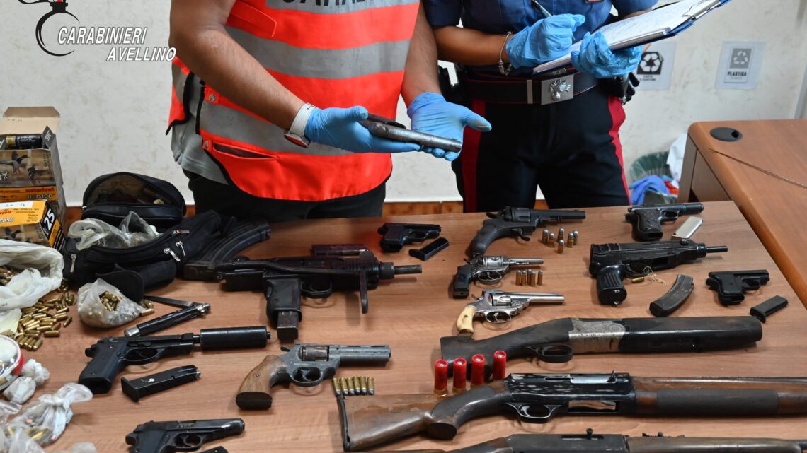 SCOPERTO ARSENALE IN CASA ABBANDONATA A ROCCABASCERANA: SEQUESTRATE ARMI DA GUERRA E MUNIZIONI