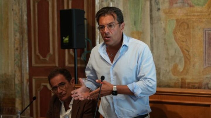 VIETRI SUL MARE – Operazione della Guardia Costiera: sequestrata struttura balneare abusiva. Il plauso dell’Amministrazione Comunale