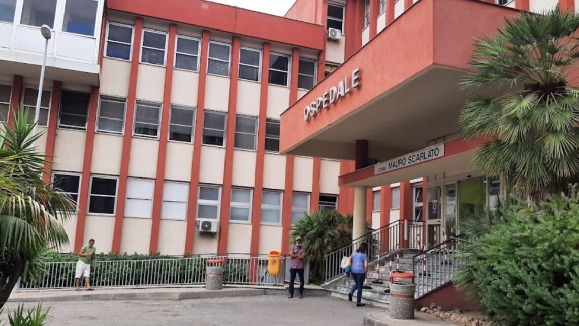 Scafati, due migranti fuggono dall’ospedale: erano sotto osservazione per sospetto vaiolo ma risultati negativi