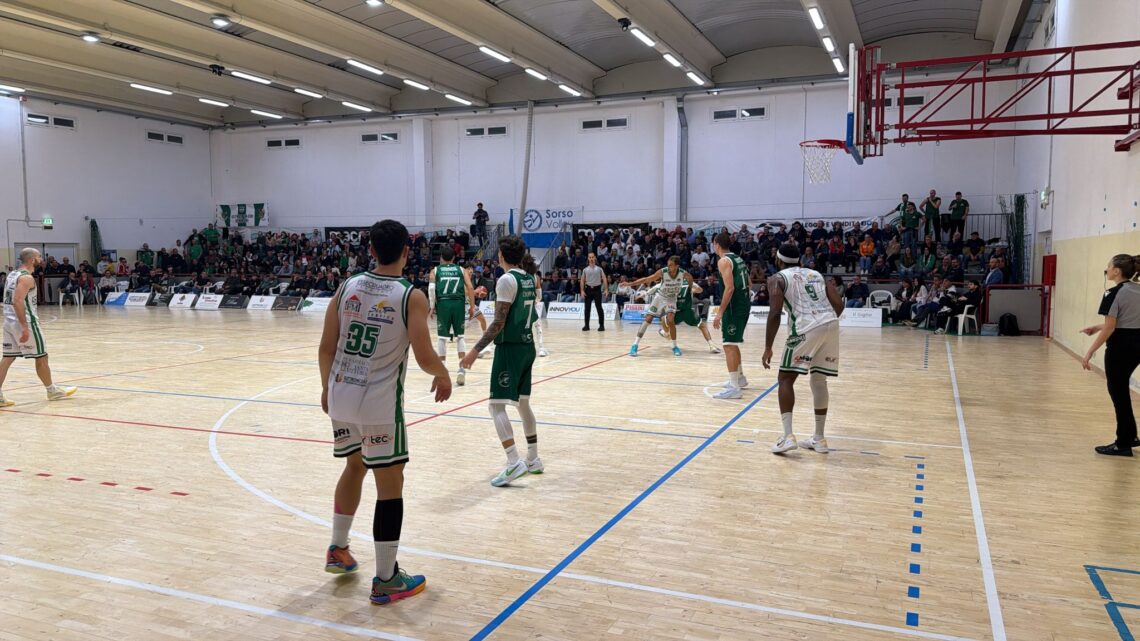 PRIMA GIOIA ESTERNA PER LA SCANDONE, I LUPI ESPUGNANO SENNORI 91-77 CON UN SUPERCIOPPA