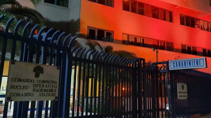 25 novembre: il Comando Provinciale Carabinieri di Avellino illumina di arancione la lotta contro la violenza di genere