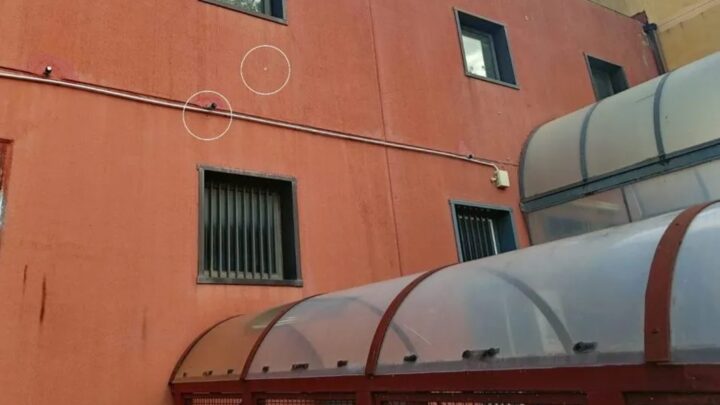 Acerra, spari contro la sede della ex Guardia Medica: indagano i carabinieri. La sanità si tinge di giallo