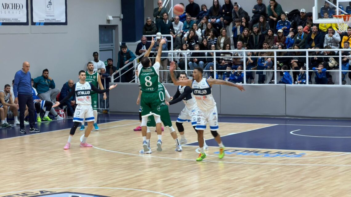 DERBY AMARO PER LA SCANDONE: BENEVENTO RIBALTA TUTTO NEL FINALE E VINCE 76-70