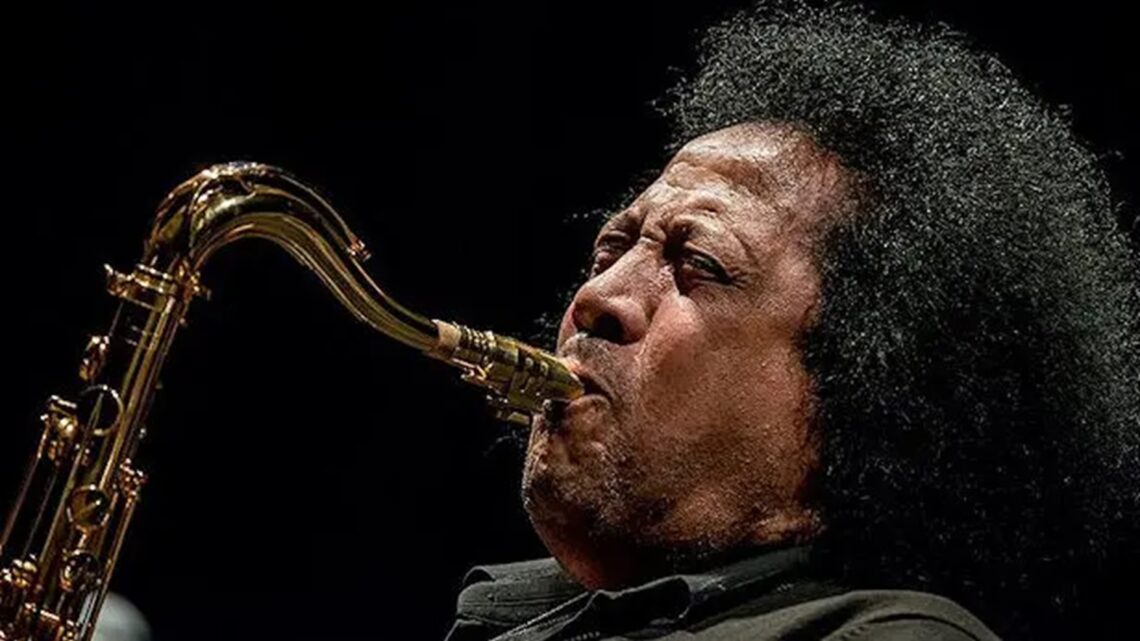 NEAPOLITAN POWER – Dalle origini al futuro – Napoli si racconta in musica: un grande omaggio a James Senese tra memoria e nuove visioni