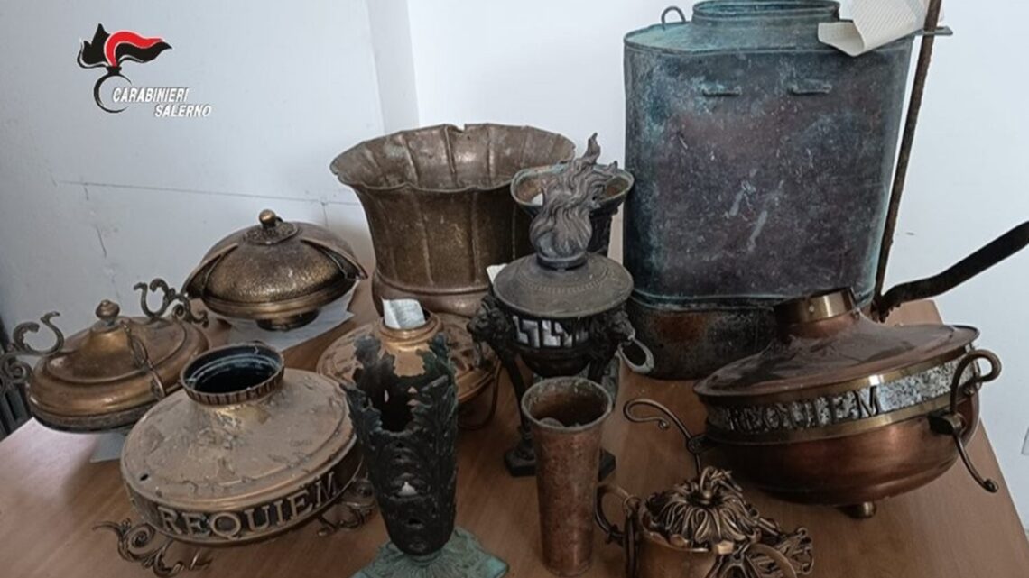 Capaccio Paestum, furti e danneggiamenti al cimitero: un uomo ai domiciliari