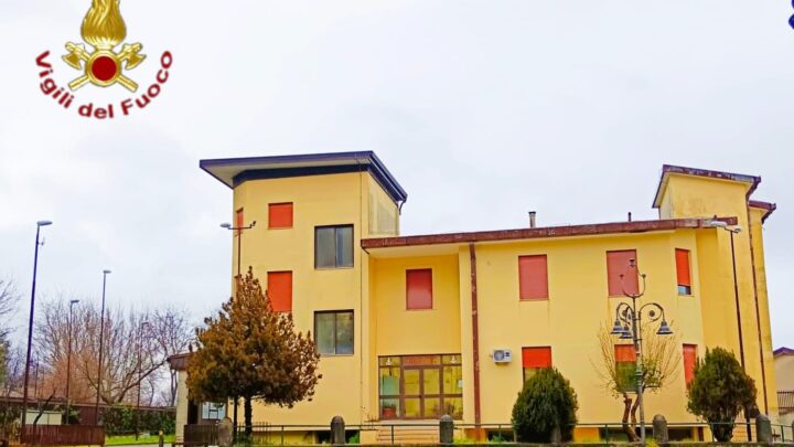Volturara Irpina, incendio da una stufa a pellet: intervento dei Vigili del Fuoco di Avellino